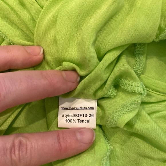 Lime Green Crop Flowy Tank Top, Button Down Back. One Size - Picture 4 of 6